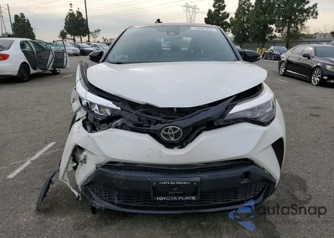 2021 Toyota C-Hr Xle z USA, uszkodzony, nr VIN JTNKHMBX1M1114149